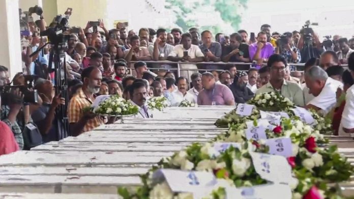 കുവൈത്ത് തീപിടിത്തം : ഷിബു വർഗീസിനും ശ്രീഹരി പ്രദീപിനും ജന്മനാട് ഇന്ന് വിടനല്കും കുവൈത്ത് തീപിടിത്തം : ഷിബു വർഗീസിനും ശ്രീഹരി പ്രദീപിനും ജന്മനാട് ഇന്ന് വിടനല്കും