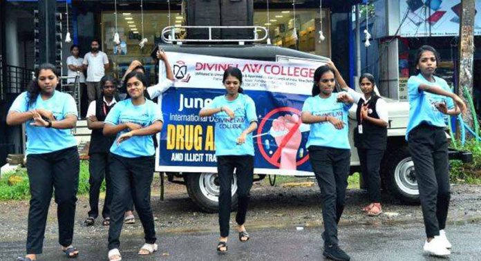 ഡിവൈൻ ലാ കോളേജിൽ ലഹരി വിരുദ്ധ ബോധവൽക്കരണ സെമിനാർ നടത്തി ഡിവൈൻ ലാ കോളേജിൽ ലഹരി വിരുദ്ധ ബോധവൽക്കരണ സെമിനാർ നടത്തി