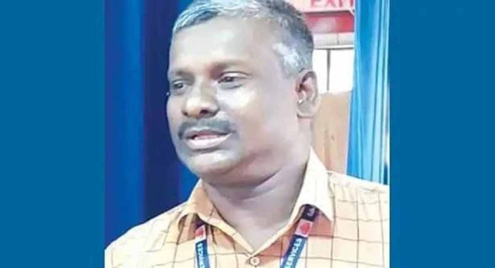 ഹെല്ത്ത് ഇന്സ്പെക്ടറെ കുളിമുറിയില് മരിച്ചനിലയില് കണ്ടെത്തി ഹെല്ത്ത് ഇന്സ്പെക്ടറെ കുളിമുറിയില് മരിച്ചനിലയില് കണ്ടെത്തി