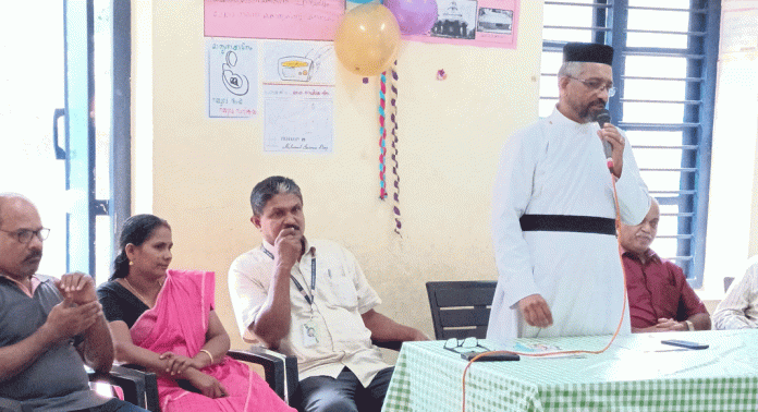 മൂഴിയാർ സ്കൂളിൽ കടൽ കടന്നെത്തിയ കൈത്താങ്ങലിൽ വിദ്യാരംഭത്തിന് ഇരട്ടിമധുരം മൂഴിയാർ സ്കൂളിൽ കടൽ കടന്നെത്തിയ കൈത്താങ്ങലിൽ വിദ്യാരംഭത്തിന് ഇരട്ടിമധുരം