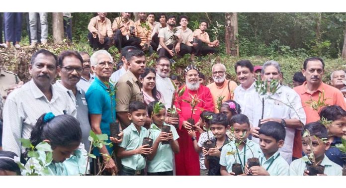 നാം ഭൂമിയുടെ സംരക്ഷകരും കാര്യവിചാരകരും : കുര്യാക്കോസ് മാർ ഇവാനിയോസ് നാം ഭൂമിയുടെ സംരക്ഷകരും കാര്യവിചാരകരും : കുര്യാക്കോസ് മാർ ഇവാനിയോസ്