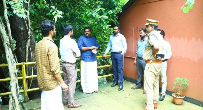 ഇക്കോ ടൂറിസം വികസനം ; അഡ്വ. കെ യു ജനീഷ് കുമാർ എംഎൽഎയുടെ അധ്യക്ഷതയിൽ യോഗം ചേർന്നു ഇക്കോ ടൂറിസം വികസനം ; അഡ്വ. കെ യു ജനീഷ് കുമാർ എംഎൽഎയുടെ അധ്യക്ഷതയിൽ യോഗം ചേർന്നു