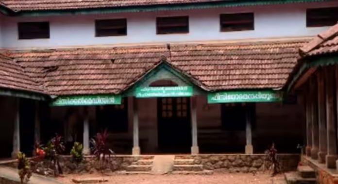 നൂറനാട് ലെപ്രസി ആശുപത്രിക്കായി നിർമ്മിച്ച മൾട്ടി സ്പെഷ്യലിറ്റി ആശുപത്രി കെട്ടിടം കാടുകയറി നശിക്കുന്നു നൂറനാട് ലെപ്രസി ആശുപത്രിക്കായി നിർമ്മിച്ച മൾട്ടി സ്പെഷ്യലിറ്റി ആശുപത്രി കെട്ടിടം കാടുകയറി നശിക്കുന്നു