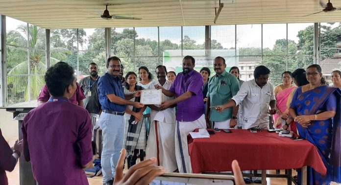 റാന്നി ബ്ലോക്കില് ആദ്യ ഹരിതസ്ഥാപന പദവി കരസ്ഥമാക്കി റാന്നി ഗ്രാമപഞ്ചായത്ത് റാന്നി ബ്ലോക്കില് ആദ്യ ഹരിതസ്ഥാപന പദവി കരസ്ഥമാക്കി റാന്നി ഗ്രാമപഞ്ചായത്ത്