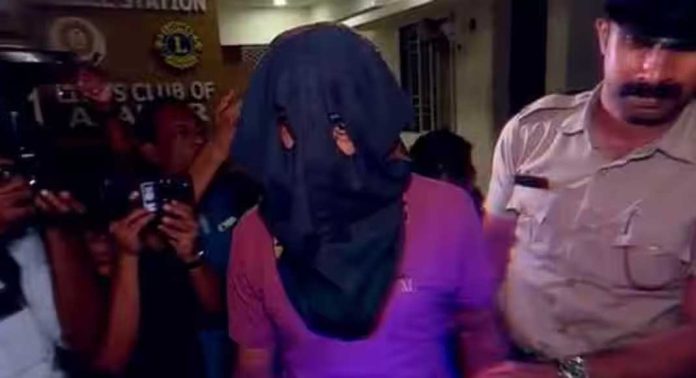 കാഞ്ഞങ്ങാട് പത്ത് വയസുകാരിയെ തട്ടിക്കൊണ്ട് പോയി പീഡിപ്പിച്ച കേസില് കുറ്റപത്രം സമര്പ്പിച്ചു കാഞ്ഞങ്ങാട് പത്ത് വയസുകാരിയെ തട്ടിക്കൊണ്ട് പോയി പീഡിപ്പിച്ച കേസില് കുറ്റപത്രം സമര്പ്പിച്ചു
