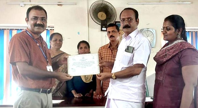 ഓമല്ലൂര് ഗ്രാമപഞ്ചായത്തിന് എ ഗ്രേഡ് ഓമല്ലൂര് ഗ്രാമപഞ്ചായത്തിന് എ ഗ്രേഡ്