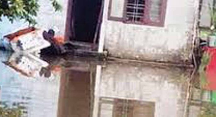 വെള്ളപ്പൊക്കം പതിവായി; മഴപ്പേടിയിൽ പന്തളം വെള്ളപ്പൊക്കം പതിവായി; മഴപ്പേടിയിൽ പന്തളം