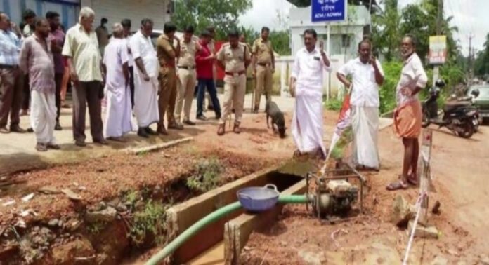 മന്ത്രി വീണ ജോര്ജ്ജിൻ്റെ ഭര്ത്താവിൻ്റെ കെട്ടിടത്തിന് മുന്നിൽ ഓട നിര്മ്മാണം വീണ്ടും തടഞ്ഞ് കോൺഗ്രസ് മന്ത്രി വീണ ജോര്ജ്ജിൻ്റെ ഭര്ത്താവിൻ്റെ കെട്ടിടത്തിന് മുന്നിൽ ഓട നിര്മ്മാണം വീണ്ടും തടഞ്ഞ് കോൺഗ്രസ്