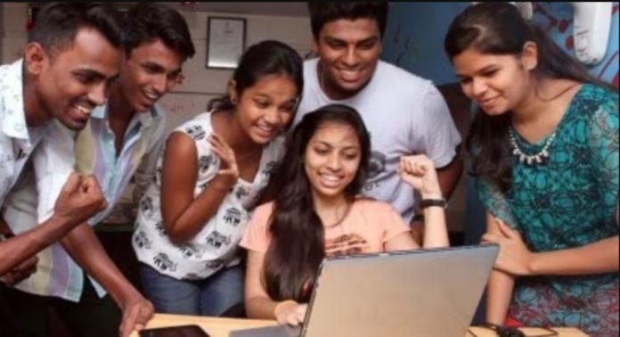 പ്ലസ് വണ് : ആദ്യ അലോട്ട്മെന്റ് പ്രസിദ്ധീകരിച്ചു പ്ലസ് വണ് : ആദ്യ അലോട്ട്മെന്റ് പ്രസിദ്ധീകരിച്ചു
