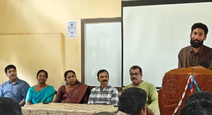 മൈലപ്ര സേക്രഡ് ഹെർട്ട് ഹയർ സെക്കൻഡറി സ്കൂളിൽ ഹയർസെക്കൻഡറി, വൊക്കേഷൻ ഹയർസെക്കൻഡറി അധ്യാപക പരിശീലനം തുടങ്ങി മൈലപ്ര സേക്രഡ് ഹെർട്ട് ഹയർ സെക്കൻഡറി സ്കൂളിൽ ഹയർസെക്കൻഡറി, വൊക്കേഷൻ ഹയർസെക്കൻഡറി അധ്യാപക പരിശീലനം തുടങ്ങി