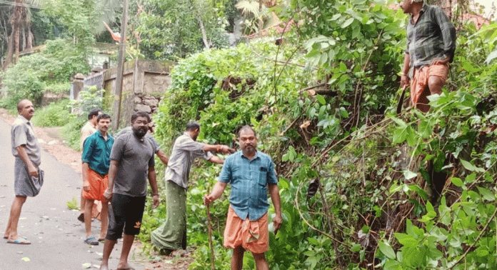വടശ്ശേരിക്കരയിൽ വിദ്യാർത്ഥികൾക്ക് സുരക്ഷാ യാത്ര ഒരുക്കാൻ കൈകോർത്ത് നാട്ടുകാർ വടശ്ശേരിക്കരയിൽ വിദ്യാർത്ഥികൾക്ക് സുരക്ഷാ യാത്ര ഒരുക്കാൻ കൈകോർത്ത് നാട്ടുകാർ