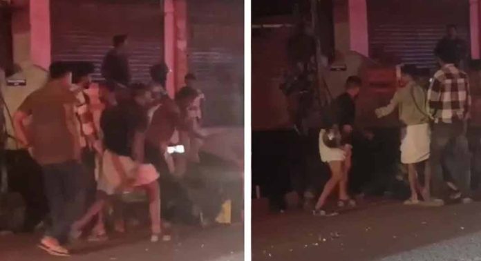 ടച്ചിങ്സ് എടുത്തതിനെ ചൊല്ലി പത്തനംത്തിട്ട നഗരത്തിലെ ബാറിന് മുന്നില് സംഘര്ഷം ടച്ചിങ്സ് എടുത്തതിനെ ചൊല്ലി പത്തനംത്തിട്ട നഗരത്തിലെ ബാറിന് മുന്നില് സംഘര്ഷം
