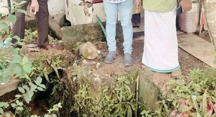 പുല്ലാട് വടക്കേക്കവലയിലുണ്ടായ വെള്ളക്കെട്ട് ഒഴിവാക്കാൻ പൊതുമരാമത്ത് വകുപ്പ് ശ്രമം തുടങ്ങി പുല്ലാട് വടക്കേക്കവലയിലുണ്ടായ വെള്ളക്കെട്ട് ഒഴിവാക്കാൻ പൊതുമരാമത്ത് വകുപ്പ് ശ്രമം തുടങ്ങി