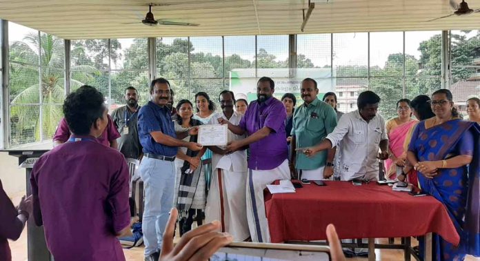 റാന്നി ബ്ലോക്കിൽ ആദ്യ ഹരിത സ്ഥാപന പദവി കരസ്ഥമാക്കി റാന്നി ഗ്രാമപഞ്ചായത്ത് റാന്നി ബ്ലോക്കിൽ ആദ്യ ഹരിത സ്ഥാപന പദവി കരസ്ഥമാക്കി റാന്നി ഗ്രാമപഞ്ചായത്ത്