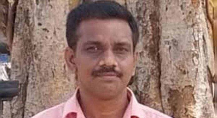 ജോലി സ്ഥലത്തേക്ക് പോകുകയായിരുന്ന റെയില്വേ ജീവനക്കാരന് വാഹനാപകടത്തില് മരിച്ചു ജോലി സ്ഥലത്തേക്ക് പോകുകയായിരുന്ന റെയില്വേ ജീവനക്കാരന് വാഹനാപകടത്തില് മരിച്ചു