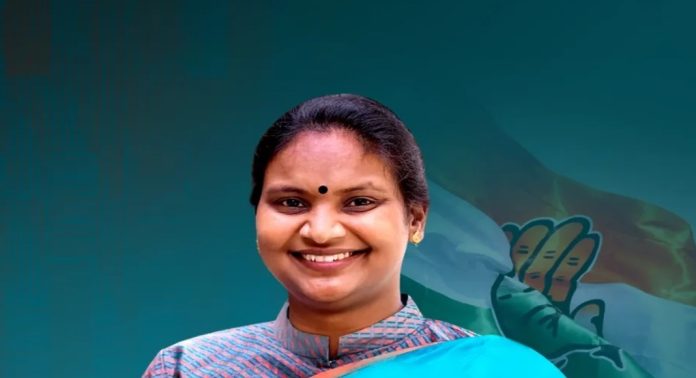 പരാജയത്തില് നേതൃത്വത്തിന് പങ്കില്ല ; രമ്യാ ഹരിദാസിനെതിരെ ഡിസിസി ; പറയാനുള്ളത് പാര്ട്ടിയിൽ പറയുമെന്ന് മറുപടി പരാജയത്തില് നേതൃത്വത്തിന് പങ്കില്ല ; രമ്യാ ഹരിദാസിനെതിരെ ഡിസിസി ; പറയാനുള്ളത് പാര്ട്ടിയിൽ പറയുമെന്ന് മറുപടി