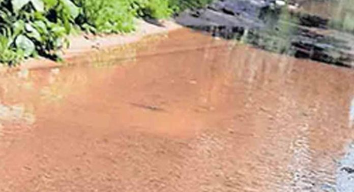 കുപ്പക്കര – വട്ടമൺ റോഡ് തകർന്ന് യാത്രാ ക്ലേശം രൂക്ഷമായി കുപ്പക്കര – വട്ടമൺ റോഡ് തകർന്ന് യാത്രാ ക്ലേശം രൂക്ഷമായി