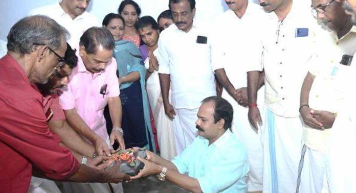 എസ്എൻഡിപി യോഗം അരുവാപ്പുലം ശാഖ നിർമ്മിക്കുന്ന പുതിയ ഗുരുമന്ദിരത്തിന്റെ ശിലാസ്ഥാപനം നടന്നു എസ്എൻഡിപി യോഗം അരുവാപ്പുലം ശാഖ നിർമ്മിക്കുന്ന പുതിയ ഗുരുമന്ദിരത്തിന്റെ ശിലാസ്ഥാപനം നടന്നു