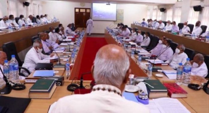 ഏകീകൃത കുർബാനയിൽ അയവുവരുത്തി സിറോ മലബാർ സഭ ; ഞായറാഴ്ച ഒരു കുർബാന ഏകീകൃത രീതിയിൽ ; ജൂലൈ മൂന്ന് മുതൽ നടപ്പാക്കും ഏകീകൃത കുർബാനയിൽ അയവുവരുത്തി സിറോ മലബാർ സഭ ; ഞായറാഴ്ച ഒരു കുർബാന ഏകീകൃത രീതിയിൽ ; ജൂലൈ മൂന്ന് മുതൽ നടപ്പാക്കും
