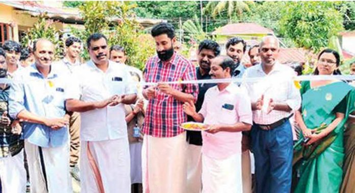 തേക്കുതോട് ഗവ.ഹയർ സെക്കൻഡറി സ്കൂളിന് ചുറ്റുമതിലും ഗേറ്റും സ്ഥാപിച്ചു തേക്കുതോട് ഗവ.ഹയർ സെക്കൻഡറി സ്കൂളിന് ചുറ്റുമതിലും ഗേറ്റും സ്ഥാപിച്ചു