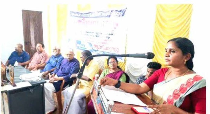 വൈ.എം.എ ഗ്രന്ഥശാലയുടെ നേതൃത്വത്തില് ഉന്നതവിജയം നേടിയവരെ അനുമോദിച്ചു വൈ.എം.എ ഗ്രന്ഥശാലയുടെ നേതൃത്വത്തില് ഉന്നതവിജയം നേടിയവരെ അനുമോദിച്ചു