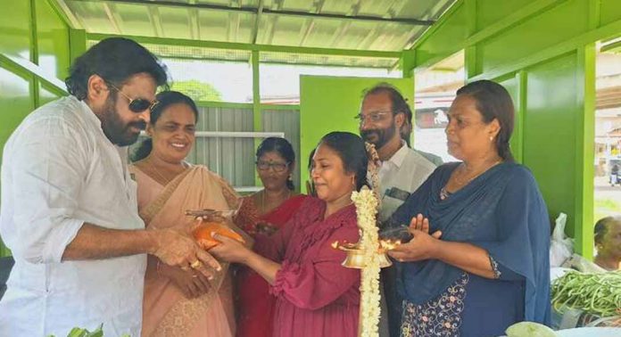 തിരുവല്ല നഗരത്തിൽ കുടുംബശ്രീയുടെ പച്ചക്കറി വിപണന കേന്ദ്രം പ്രവർത്തനം തുടങ്ങി തിരുവല്ല നഗരത്തിൽ കുടുംബശ്രീയുടെ പച്ചക്കറി വിപണന കേന്ദ്രം പ്രവർത്തനം തുടങ്ങി