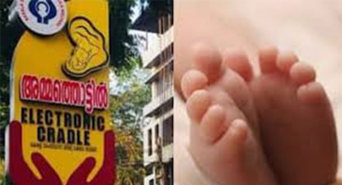 അമ്മത്തൊട്ടിലിൽ കഴിഞ്ഞാഴ്ച അതിഥികളായെത്തിയത് മൂന്ന് കുരുന്നുകൾ ; വർഷങ്ങൾക്ക് ശേഷം ഇരട്ട കുഞ്ഞുങ്ങളെ കിട്ടിയ സന്തോഷത്തിൽ അധികൃതർ അമ്മത്തൊട്ടിലിൽ കഴിഞ്ഞാഴ്ച അതിഥികളായെത്തിയത് മൂന്ന് കുരുന്നുകൾ ; വർഷങ്ങൾക്ക് ശേഷം ഇരട്ട കുഞ്ഞുങ്ങളെ കിട്ടിയ സന്തോഷത്തിൽ അധികൃതർ