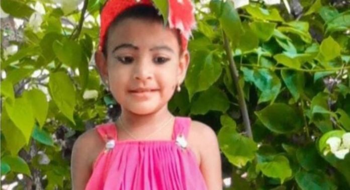വീടിന്റെ ഗോവണിയിൽ നിന്ന് വീണ് രണ്ട് വയസുകാരിക്ക് ദാരുണാന്ത്യം വീടിന്റെ ഗോവണിയിൽ നിന്ന് വീണ് രണ്ട് വയസുകാരിക്ക് ദാരുണാന്ത്യം