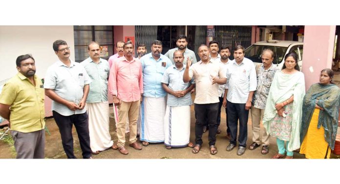 ജീവനക്കാരുടെ ശമ്പളം കൊള്ളയടിക്കാനുള്ള ജീവാനന്ദം പദ്ധതി സർക്കാർ ഉപേക്ഷിക്കണം – എൻ ജി ഒ അസോസിയേഷൻ ജീവനക്കാരുടെ ശമ്പളം കൊള്ളയടിക്കാനുള്ള ജീവാനന്ദം പദ്ധതി സർക്കാർ ഉപേക്ഷിക്കണം – എൻ ജി ഒ അസോസിയേഷൻ