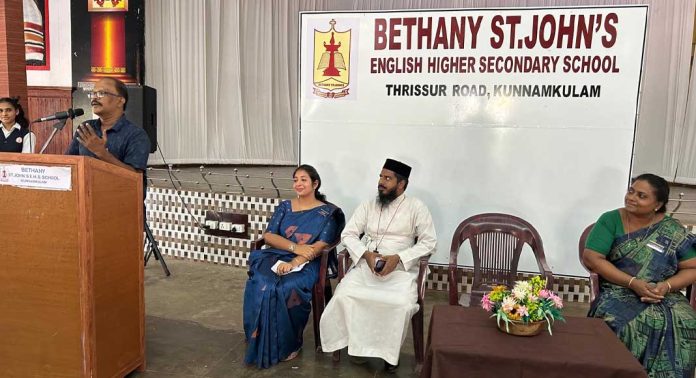 ബഥനി സെന്റ് ജോൺസ് ഇംഗ്ലീഷ് ഹയർസെക്കൻഡറി സ്കൂളിൽ സാമൂഹ്യ ശാസ്ത്ര ക്ലബ് പ്രവർത്തനം ഉത്ഘാടനം ചെയ്തു ബഥനി സെന്റ് ജോൺസ് ഇംഗ്ലീഷ് ഹയർസെക്കൻഡറി സ്കൂളിൽ സാമൂഹ്യ ശാസ്ത്ര ക്ലബ് പ്രവർത്തനം ഉത്ഘാടനം ചെയ്തു