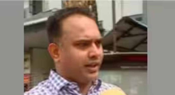 ചങ്ങനാശേരിയിൽ നിന്ന് ശിക്ഷാ നടപടിയുടെ ഭാഗമായി അധ്യാപകരെ മലബാറിലേക്ക് സ്ഥലം മാറ്റിയതിനെതിരെ പ്രതിഷേധം ചങ്ങനാശേരിയിൽ നിന്ന് ശിക്ഷാ നടപടിയുടെ ഭാഗമായി അധ്യാപകരെ മലബാറിലേക്ക് സ്ഥലം മാറ്റിയതിനെതിരെ പ്രതിഷേധം