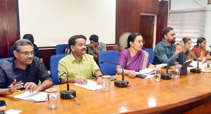 കോഴഞ്ചേരി പുതിയ പാലം ; അപ്രോച്ച് റോഡിന്റെ നിര്മാണം ഉടന് ആരംഭിക്കും : മന്ത്രി വീണാ ജോര്ജ് കോഴഞ്ചേരി പുതിയ പാലം ; അപ്രോച്ച് റോഡിന്റെ നിര്മാണം ഉടന് ആരംഭിക്കും : മന്ത്രി വീണാ ജോര്ജ്