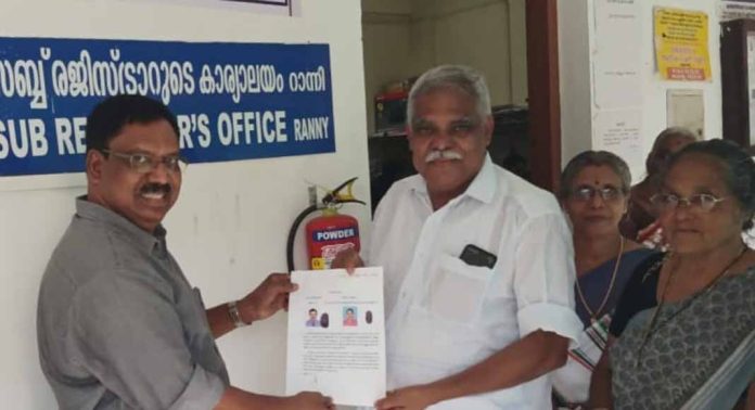 വെച്ചുച്ചിറയില് അങ്കണവാടി നിർമ്മിക്കുന്നതിന് സൗജന്യമായി സ്ഥലം നല്കി വെച്ചുച്ചിറയില് അങ്കണവാടി നിർമ്മിക്കുന്നതിന് സൗജന്യമായി സ്ഥലം നല്കി