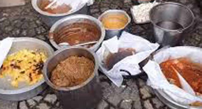തിരുവല്ലയിൽ ആശുപത്രി ക്യാന്റിനില് പഴകിയ ആഹാരം പിടികൂടി തിരുവല്ലയിൽ ആശുപത്രി ക്യാന്റിനില് പഴകിയ ആഹാരം പിടികൂടി