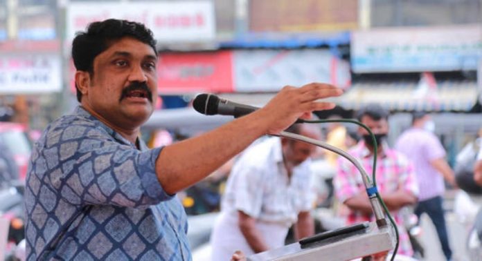 ആമയിഴഞ്ചാന് അപകടം : റെയില്വെയുടെ വീഴ്ചയില് സമഗ്രാന്വേഷണം വേണം ; കേന്ദ്ര റെയില്വെ മന്ത്രിക്ക് കത്തയച്ച് എ എ റഹീം ആമയിഴഞ്ചാന് അപകടം : റെയില്വെയുടെ വീഴ്ചയില് സമഗ്രാന്വേഷണം വേണം ; കേന്ദ്ര റെയില്വെ മന്ത്രിക്ക് കത്തയച്ച് എ എ റഹീം