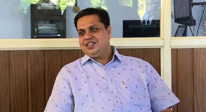 പുതുമുഖങ്ങളായ എംഎൽഎമാർ നിയമസഭയെ ഗൗരവമായി എടുത്തില്ലെന്ന വിമർശനവുമായി സ്പീക്കർ എ.എൻ.ഷംസീർ പുതുമുഖങ്ങളായ എംഎൽഎമാർ നിയമസഭയെ ഗൗരവമായി എടുത്തില്ലെന്ന വിമർശനവുമായി സ്പീക്കർ എ.എൻ.ഷംസീർ