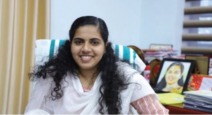 ബസ്സിലെ മെമ്മറികാർഡ് കിട്ടിയെങ്കിൽ പാർട്ടി കുടുങ്ങുമായിരുന്നു ; മേയര്ക്കെതിരെ ജില്ലാകമ്മറ്റിയില് വിമര്ശനം ബസ്സിലെ മെമ്മറികാർഡ് കിട്ടിയെങ്കിൽ പാർട്ടി കുടുങ്ങുമായിരുന്നു ; മേയര്ക്കെതിരെ ജില്ലാകമ്മറ്റിയില് വിമര്ശനം
