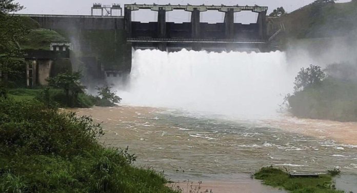 ബാണാസുരസാഗര് അണക്കെട്ട് തുറന്നു ; തീരത്തുള്ളവർ ജാഗ്രത പാലിക്കാൻ അറിയിപ്പ് ബാണാസുരസാഗര് അണക്കെട്ട് തുറന്നു ; തീരത്തുള്ളവർ ജാഗ്രത പാലിക്കാൻ അറിയിപ്പ്
