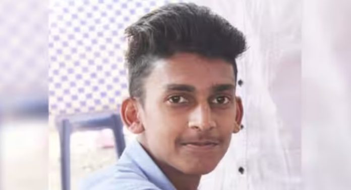 ആര്യംമ്പാവിൽ തീ കൊളുത്തിയ യുവാവ് മരിച്ചു ; ആശുപത്രിയിലേക്ക് മാറ്റിയെങ്കിലും മരണത്തിന് കീഴടങ്ങി ആര്യംമ്പാവിൽ തീ കൊളുത്തിയ യുവാവ് മരിച്ചു ; ആശുപത്രിയിലേക്ക് മാറ്റിയെങ്കിലും മരണത്തിന് കീഴടങ്ങി