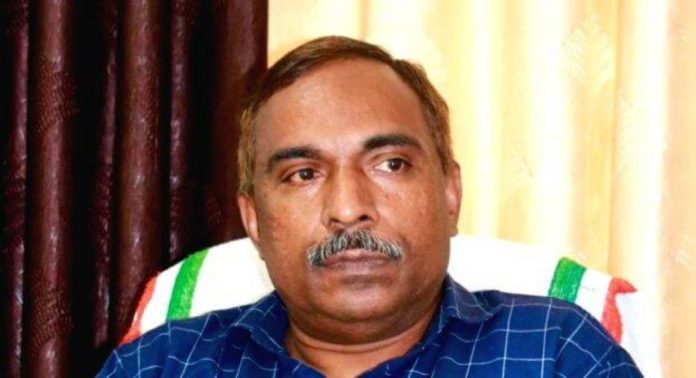 വിദ്യാർത്ഥികളെ സസ്പെൻഡ് ചെയ്ത നടപടി ; ഗുരുദേവ കോളജിലെ പ്രിൻസിപ്പലിനോട് വിശദീകരണം തേടി ; ഉടനടി നൽകിയെന്ന് മറുപടി വിദ്യാർത്ഥികളെ സസ്പെൻഡ് ചെയ്ത നടപടി ; ഗുരുദേവ കോളജിലെ പ്രിൻസിപ്പലിനോട് വിശദീകരണം തേടി ; ഉടനടി നൽകിയെന്ന് മറുപടി