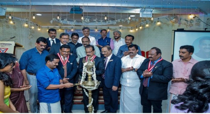 വൈസ്മെൻ ഇൻ്റർനാഷനൽ സെൻട്രൽ ട്രാവൻകൂർ റീജിയൻ ഡിസ്ട്രിക്റ്റ് 2 ൻ്റെ ഗവർണർ ആയി ഡോ. സജി കുര്യൻ ചുമതലയേറ്റു വൈസ്മെൻ ഇൻ്റർനാഷനൽ സെൻട്രൽ ട്രാവൻകൂർ റീജിയൻ ഡിസ്ട്രിക്റ്റ് 2 ൻ്റെ ഗവർണർ ആയി ഡോ. സജി കുര്യൻ ചുമതലയേറ്റു