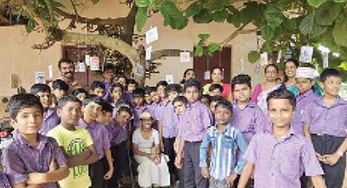 വൈക്കം മുഹമ്മദ് ബഷീറിന്റെ ഓർമ്മയ്ക്കായി കടമ്പനാട് കെ.ആർ.കെ.പി.എം. ബോയ്സ് സ്കൂളിൽ ഇനി ഒരു മരം വൈക്കം മുഹമ്മദ് ബഷീറിന്റെ ഓർമ്മയ്ക്കായി കടമ്പനാട് കെ.ആർ.കെ.പി.എം. ബോയ്സ് സ്കൂളിൽ ഇനി ഒരു മരം