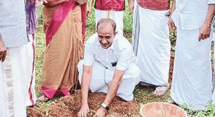 ചാരുംമൂട് ഏരിയ കമ്മിറ്റിയുടെ ഓണക്കാല പച്ചക്കറിക്കൃഷിയുടെ നടീൽ ഉത്സവം ഉദ്ഘാടനം ചെയ്തു ചാരുംമൂട് ഏരിയ കമ്മിറ്റിയുടെ ഓണക്കാല പച്ചക്കറിക്കൃഷിയുടെ നടീൽ ഉത്സവം ഉദ്ഘാടനം ചെയ്തു
