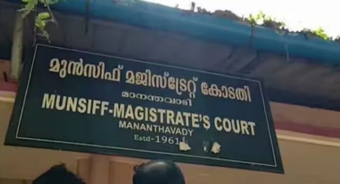 പിഞ്ചുകുഞ്ഞ് പൊള്ളലേറ്റ് മരിച്ച സംഭവം ; പ്രതികൾക്കായി പബ്ലിക്ക് പ്രോസിക്യൂട്ടർ കോടതിയിൽ ഹാജരായത് വിവാദത്തിൽ പിഞ്ചുകുഞ്ഞ് പൊള്ളലേറ്റ് മരിച്ച സംഭവം ; പ്രതികൾക്കായി പബ്ലിക്ക് പ്രോസിക്യൂട്ടർ കോടതിയിൽ ഹാജരായത് വിവാദത്തിൽ