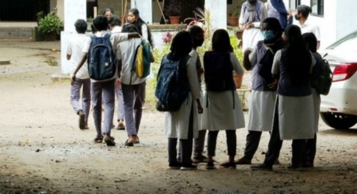 പ്ലസ് വണ് പ്രവേശനം ; അധിക സീറ്റുകളും ബാച്ചുകളും അനുവദിച്ചു പ്ലസ് വണ് പ്രവേശനം ; അധിക സീറ്റുകളും ബാച്ചുകളും അനുവദിച്ചു