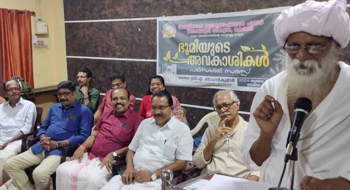 കോന്നി റിപ്പബ്ലിക്കൻ വൊക്കേഷണൽ ഹയർ സെക്കൻ്ററി സ്കൂളിൽ പരിസ്ഥിതി സദസ് സംഘടിപ്പിച്ചു കോന്നി റിപ്പബ്ലിക്കൻ വൊക്കേഷണൽ ഹയർ സെക്കൻ്ററി സ്കൂളിൽ പരിസ്ഥിതി സദസ് സംഘടിപ്പിച്ചു