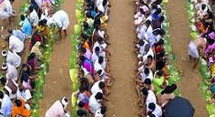 വള്ളസദ്യ: ആറന്മുളയിൽ ഒരേസമയം പത്ത് വള്ളസദ്യയ്ക്ക് സൗകര്യമൊരുക്കും വള്ളസദ്യ: ആറന്മുളയിൽ ഒരേസമയം പത്ത് വള്ളസദ്യയ്ക്ക് സൗകര്യമൊരുക്കും