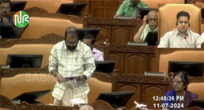മലബാറിലെ പ്ളസ് വണ് സീറ്റ്പ്രതിസന്ധി മറികടക്കാന് 138 താത്കാലിക ബാച്ച് അനുവദിച്ചു ; മലപ്പുറത്ത് 120 കാസർഗോഡ് 18 മലബാറിലെ പ്ളസ് വണ് സീറ്റ്പ്രതിസന്ധി മറികടക്കാന് 138 താത്കാലിക ബാച്ച് അനുവദിച്ചു ; മലപ്പുറത്ത് 120 കാസർഗോഡ് 18
