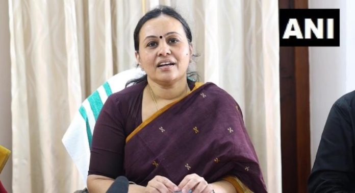 സംസ്ഥാനത്തെ 653 ആരോഗ്യ സ്ഥാപനങ്ങളില് ഇ ഹെല്ത്ത് സംവിധാനം സജ്ജമായതായി ആരോഗ്യ വകുപ്പ് മന്ത്രി വീണാ ജോര്ജ് സംസ്ഥാനത്തെ 653 ആരോഗ്യ സ്ഥാപനങ്ങളില് ഇ ഹെല്ത്ത് സംവിധാനം സജ്ജമായതായി ആരോഗ്യ വകുപ്പ് മന്ത്രി വീണാ ജോര്ജ്