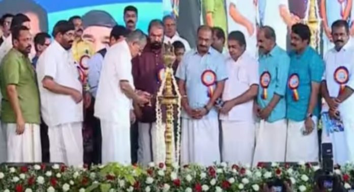 സ്വപ്നതീരത്ത് വിഴിഞ്ഞം ; തുറമുഖം ട്രയല് റണ്ണിന് തുടക്കം സ്വപ്നതീരത്ത് വിഴിഞ്ഞം ; തുറമുഖം ട്രയല് റണ്ണിന് തുടക്കം